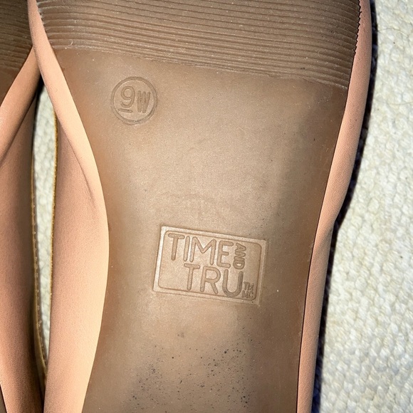 Time and Tru 9 wide fit Women's dusty rose /Nude Ballet Flats with Bow - Picture 7 of 16